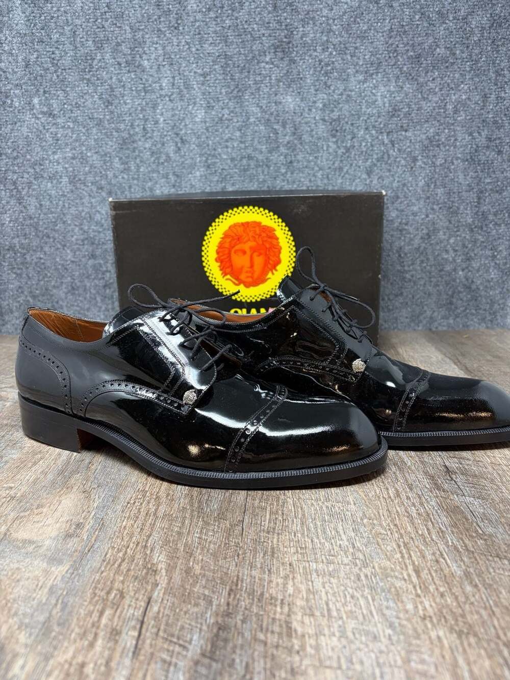 Vintage New Versace Men's 9 Blk Patent Leather Medusa Brogue Oxford Shoes W/Box - Picture 3 of 16